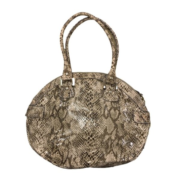 Guess - Picture 3 of 3